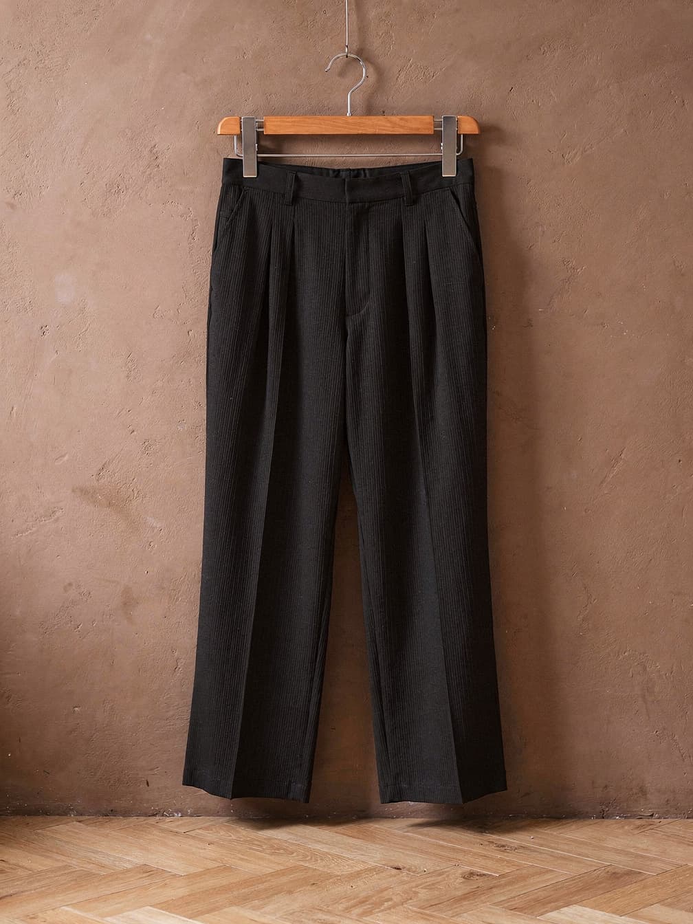 Pantalon léger à pinces Basile – Noir