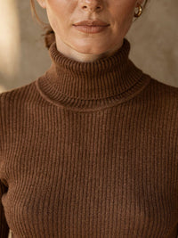 Col roulé côtelé Cécile – Marron