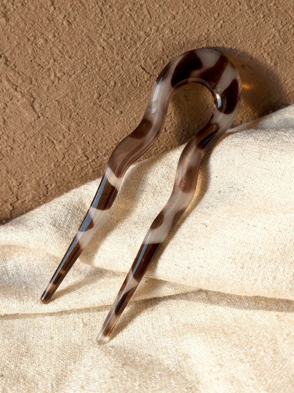 Pique à chignon Céleste – Blanc / Maron